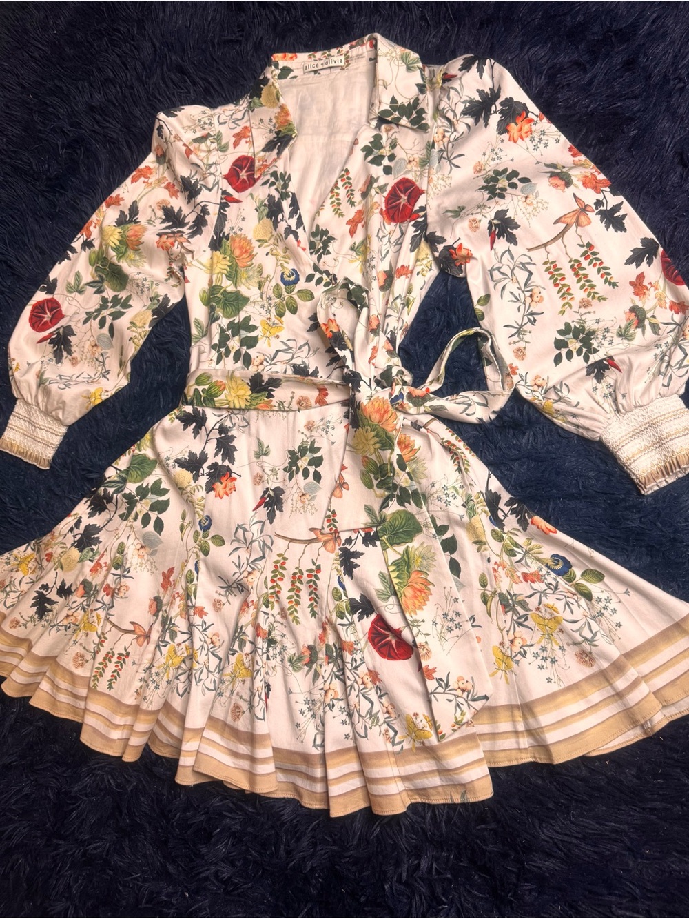 Alice + Olivia Alisa Wrap Godet A-Line Mini Dress. Size 6 - Picture 9 of 14